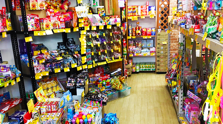 駄菓子屋 西尾商店の店内レイアウトの写真